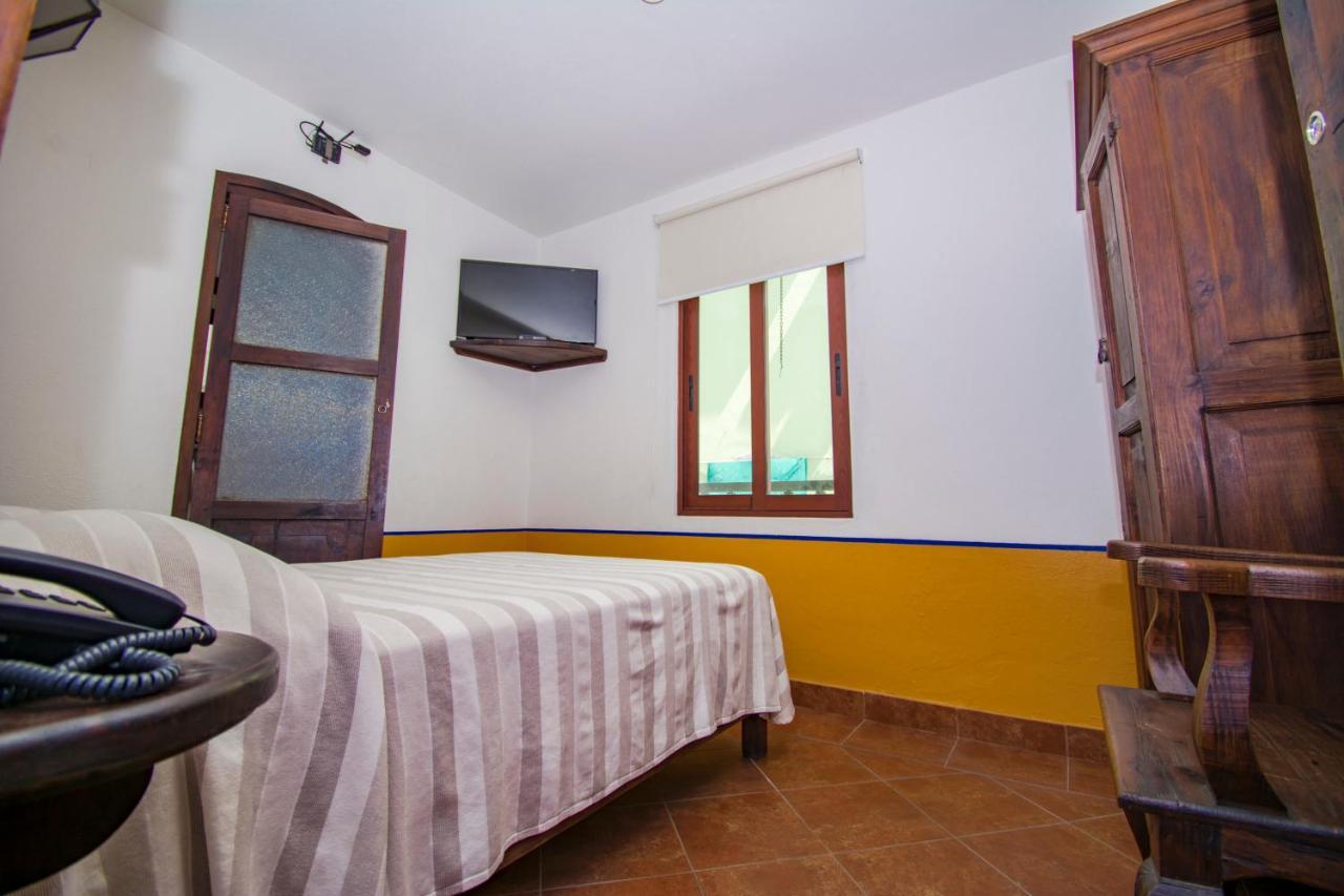 Meson Del Alferez Xalapa Hotel ภายนอก รูปภาพ
